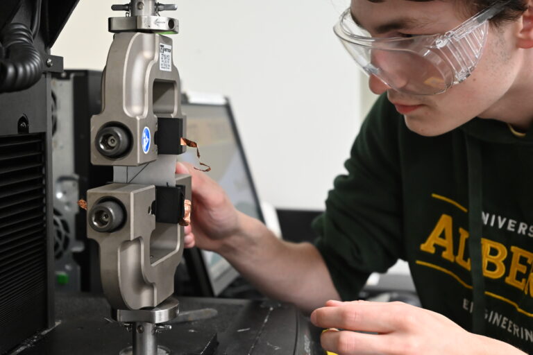 Testing set-up of the multidirectional strain sensor using an Instron brand Universal Testing Machine.